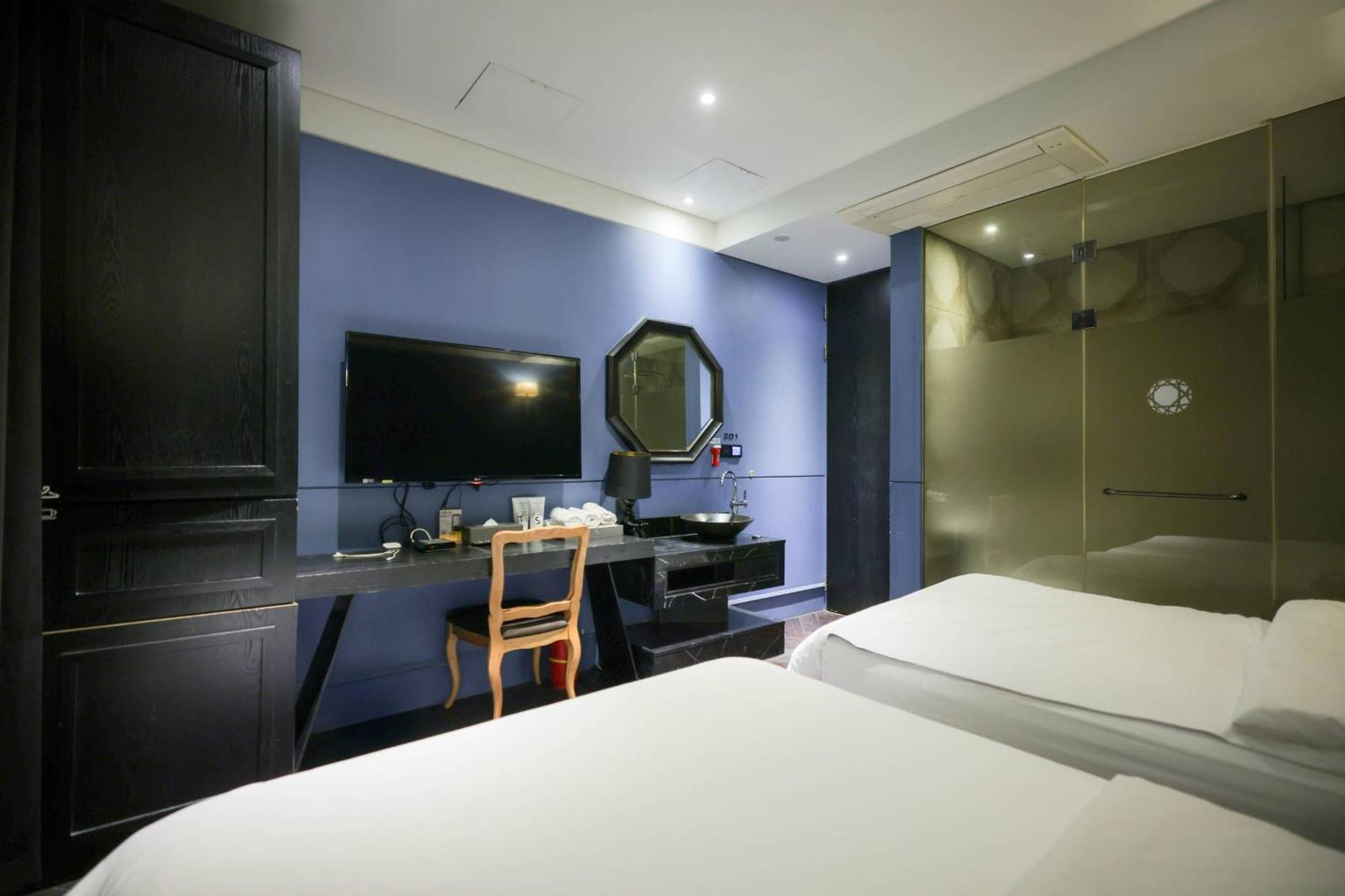 Hotel From H Sota Gundae