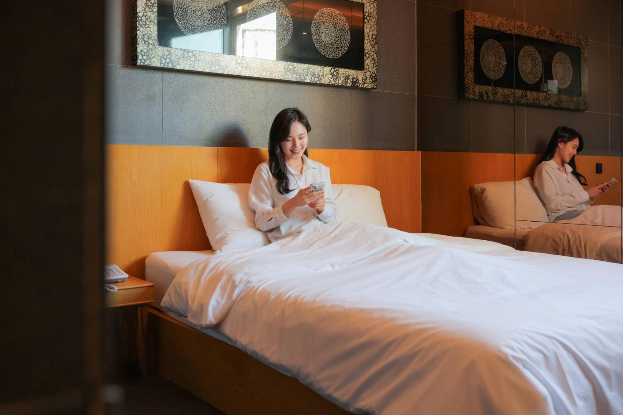 Hotel From H Sota Gundae